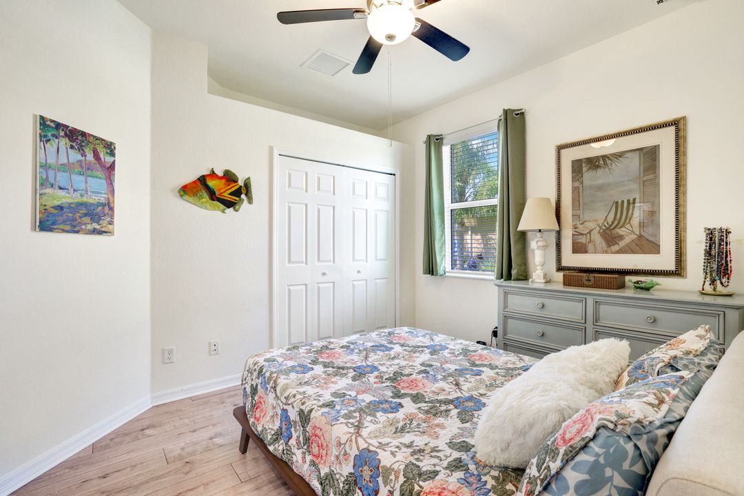 2072 Wellington St, Naples, FL 34120