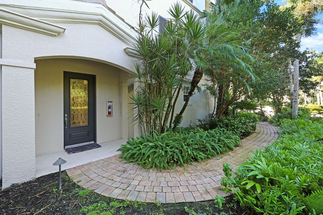 2868 Tiburon Blvd E #101, Naples, FL 34109