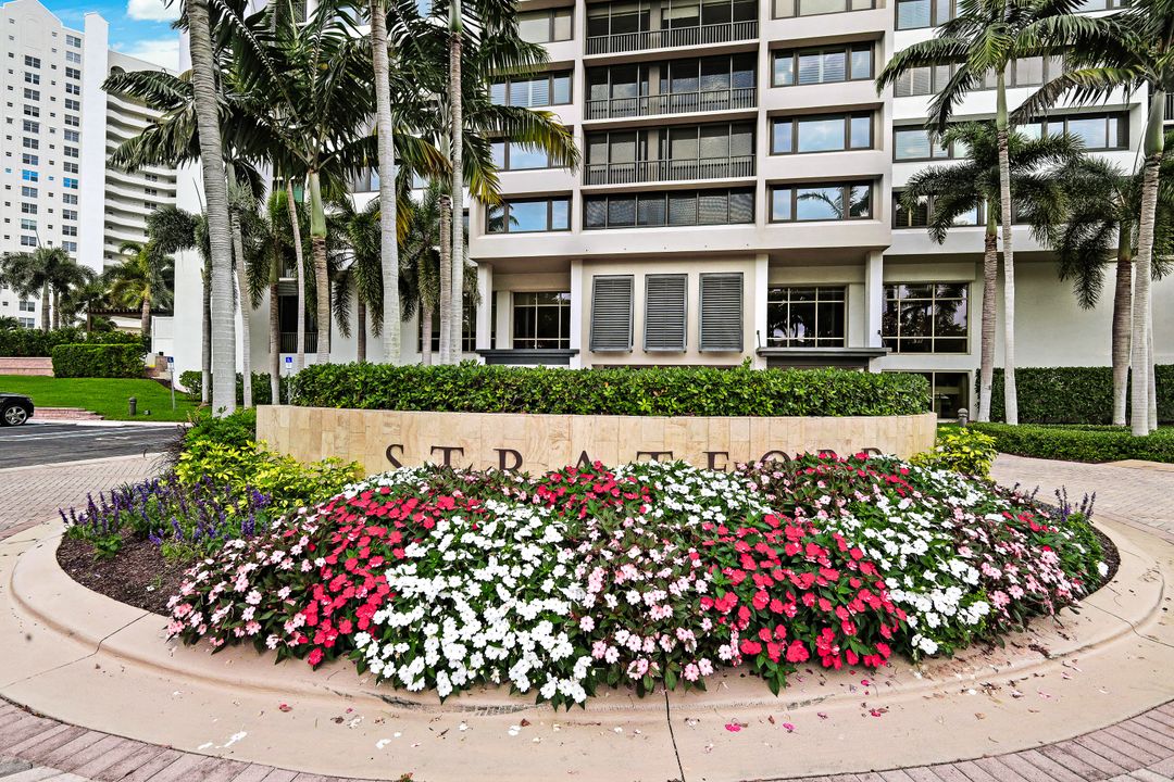 5601 Turtle Bay Dr #1102, Naples, FL 34108