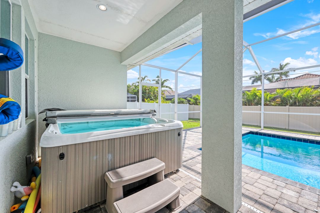 4800 SW 23rd Ave, Cape Coral, FL 33914