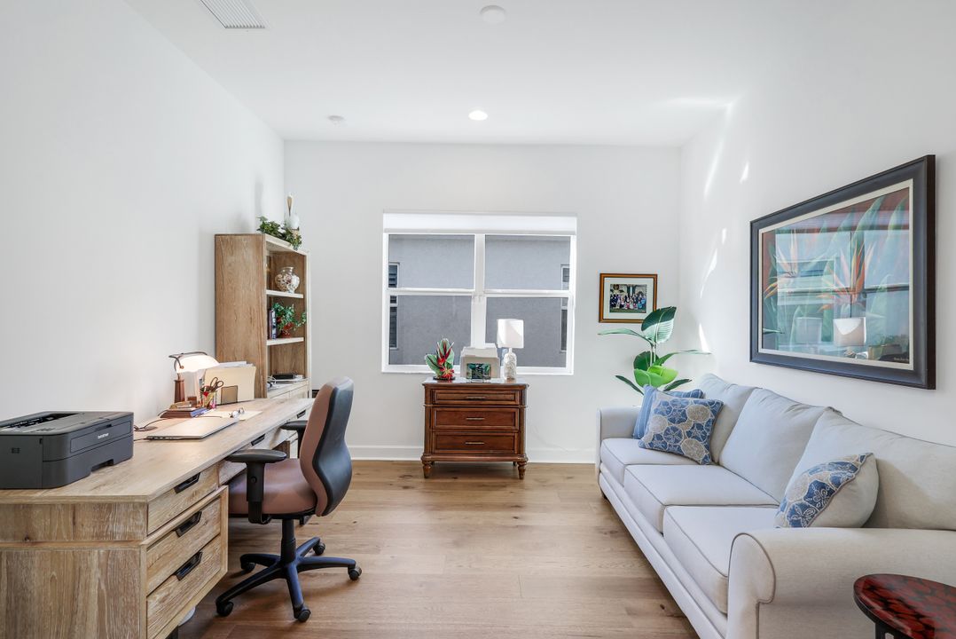 11966 Gardenia Ave, Naples, FL 34120