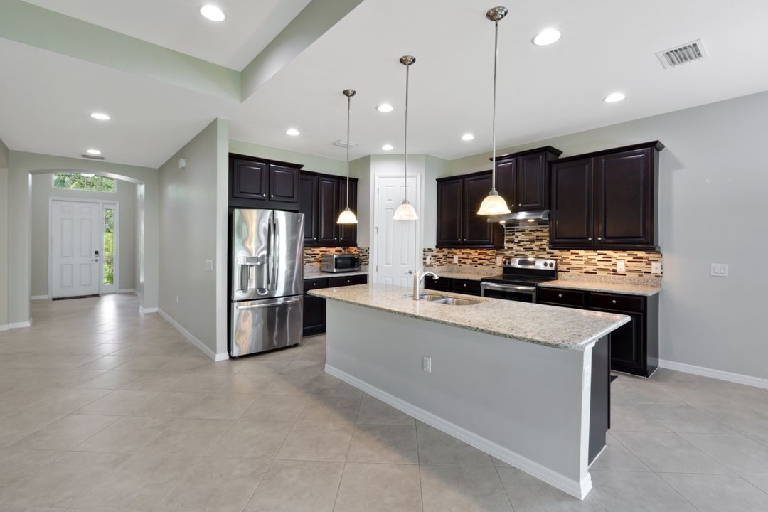 8649 Banyan Bay Blvd, Fort Myers, FL 33908