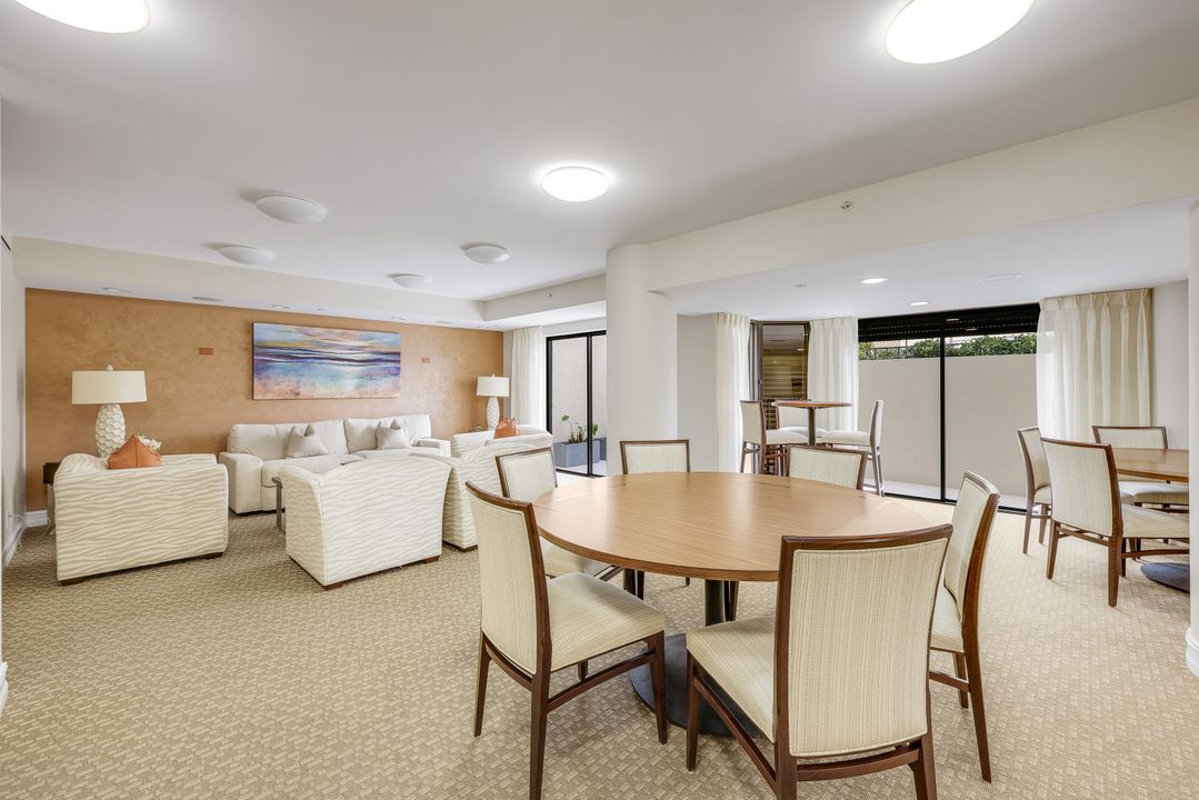 4451 Gulf Shore Blvd N #406, Naples, FL 34103