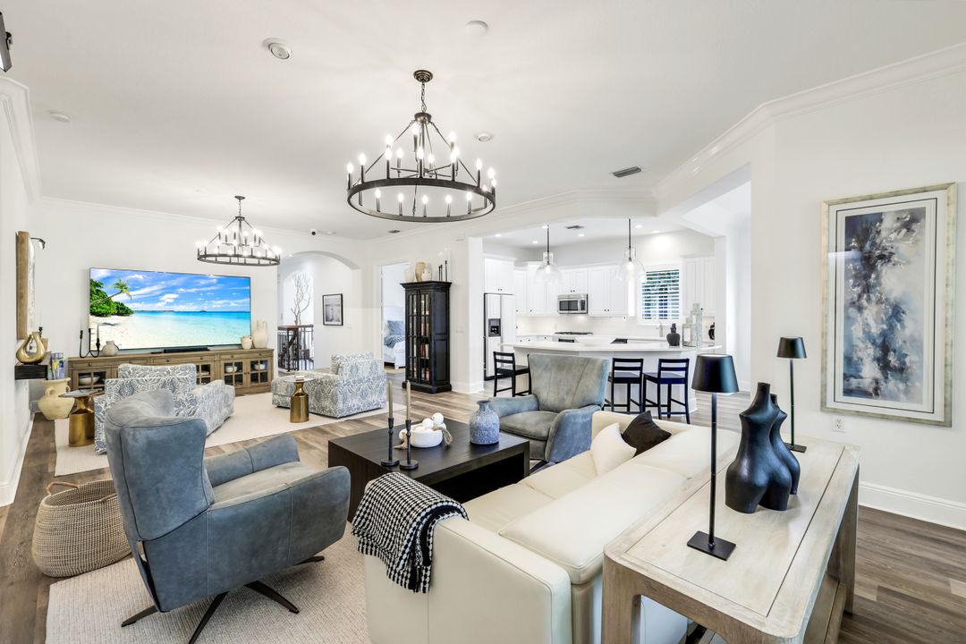 9097 Cherry Oaks Tr #201, Naples, FL 34114