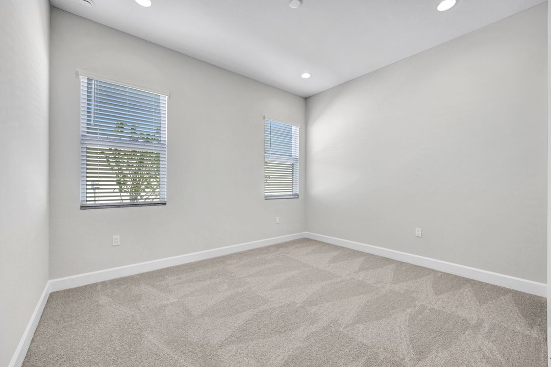 2440 Cambridge Wy, Naples, FL 34112