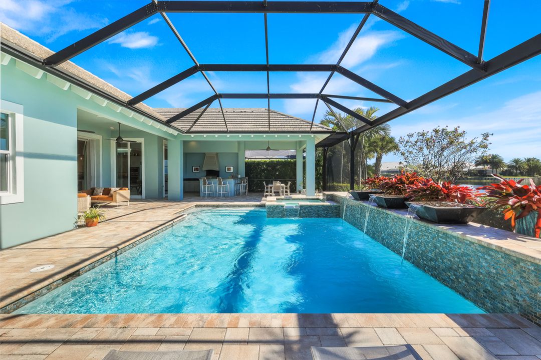 5750 Clarendon Dr, Naples, FL 34113