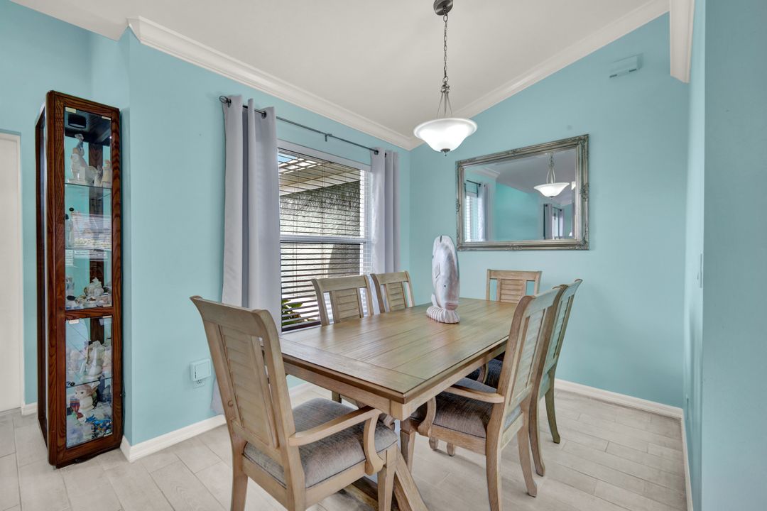 1718 SW 12th Ln, Cape Coral, FL 33991