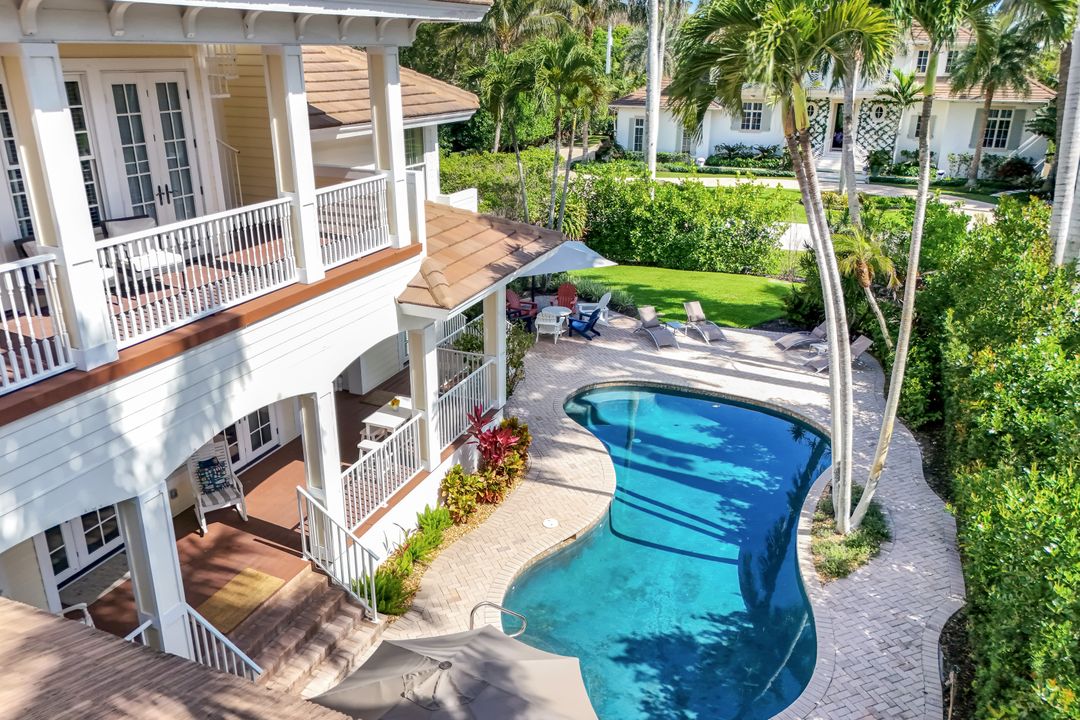 1550 Gordon Dr, Naples, FL 34102
