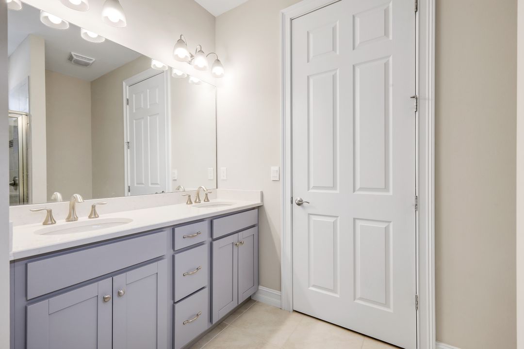 16717 Seasons Coast Dr, Bonita Springs, FL 34135