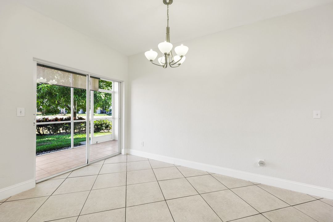 4620 St Croix Ln #911, Naples, FL 34109