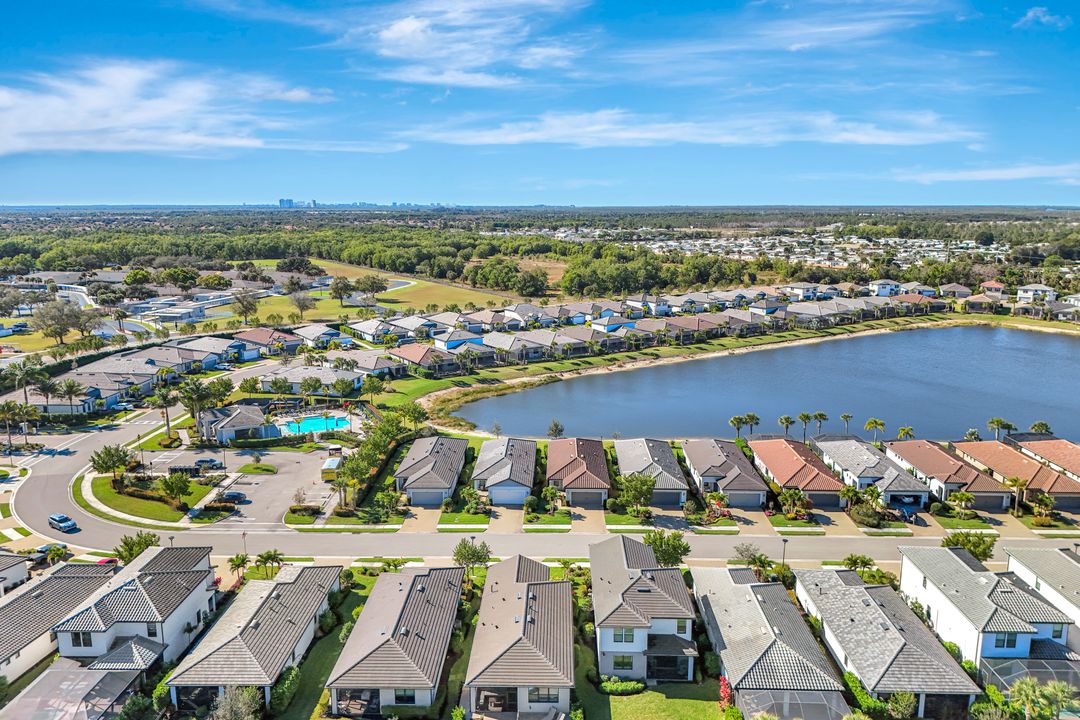 2240 Yellowfin Cir, Naples, FL 34114