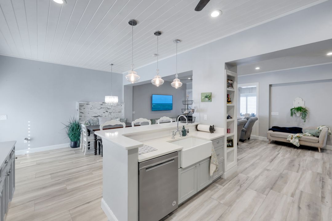 13731 E Terry St, Bonita Springs, FL 34135