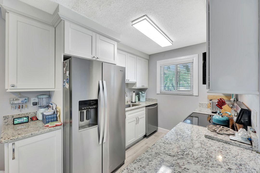 766 Central Ave #207, Naples, FL 34102