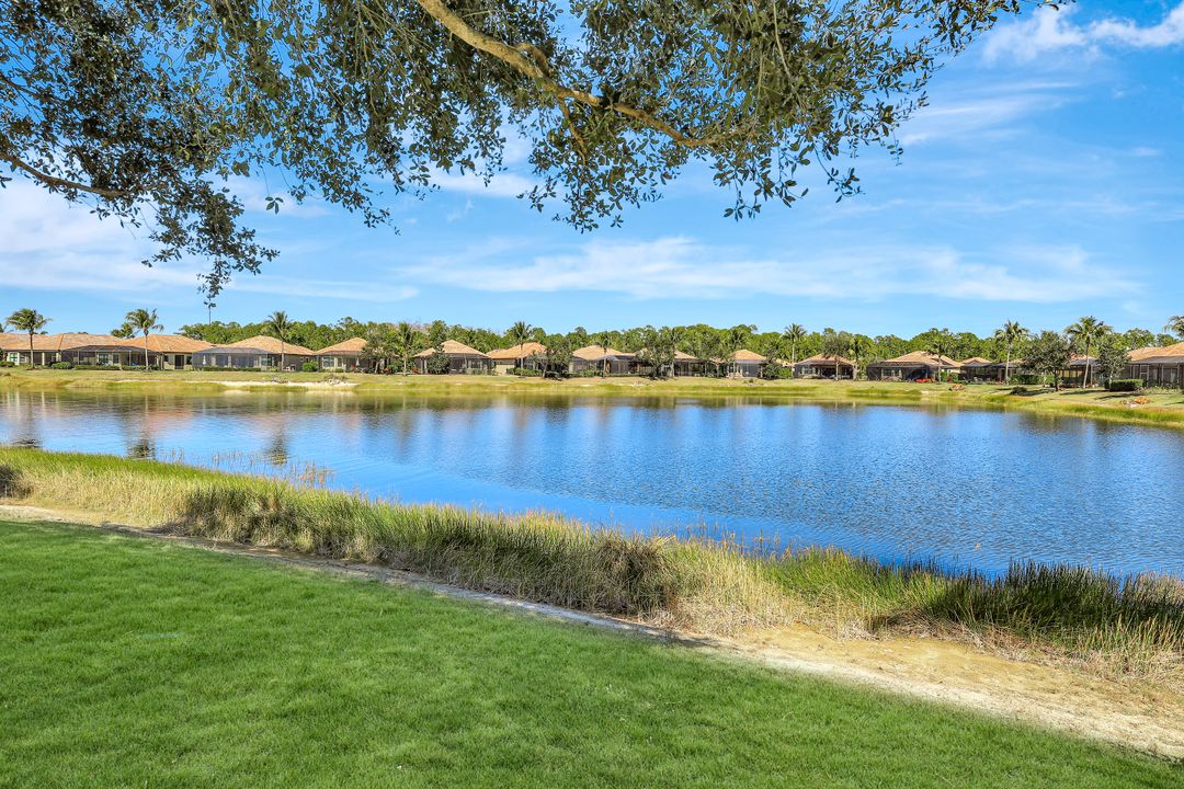 9142 Isla Bella Cir, Bonita Springs, FL 34135