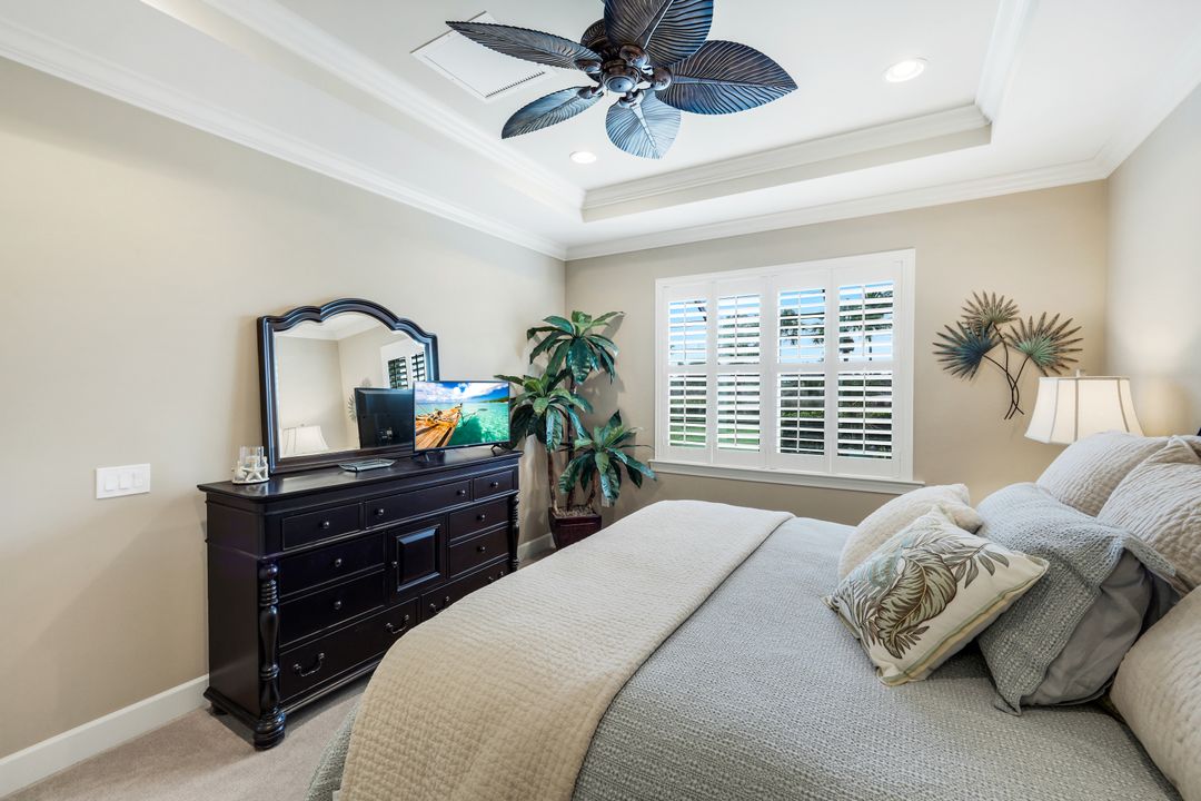 9112 Siesta Bay Dr, Naples, FL 34120