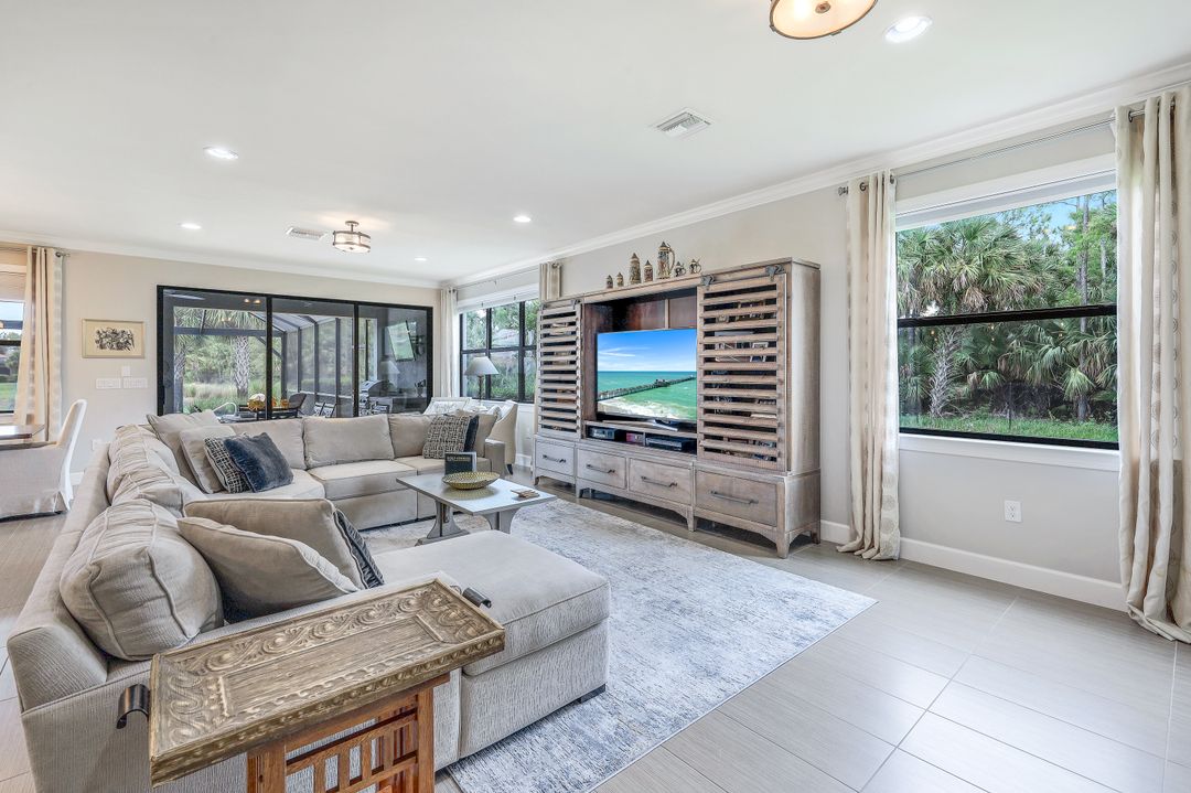 9437 Whooping Crane Wy, Naples, FL 34120