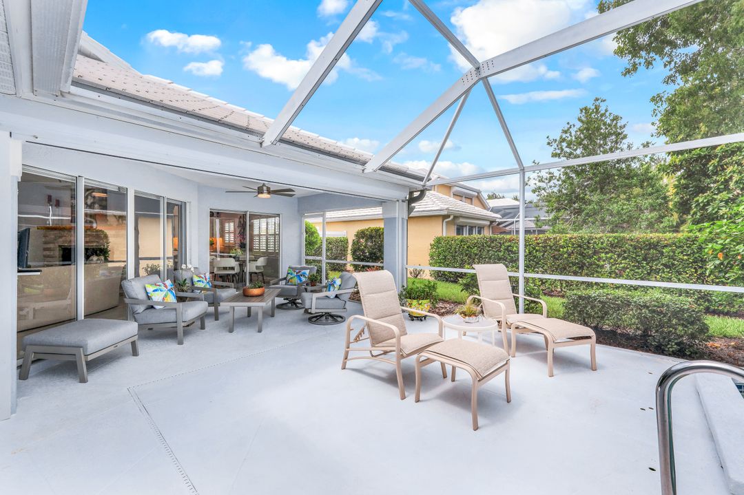 1343 Old Oak Ln, Naples, FL 34110