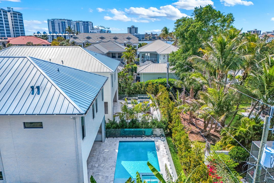 513 92nd Ave N, Naples, FL 34108