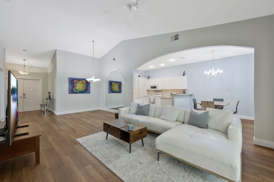 7416 Berkshire Pines Dr, Naples, FL 34104