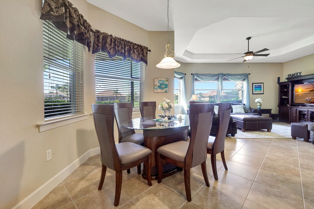 9693 Cobalt Cove Cir, Naples, FL 34120
