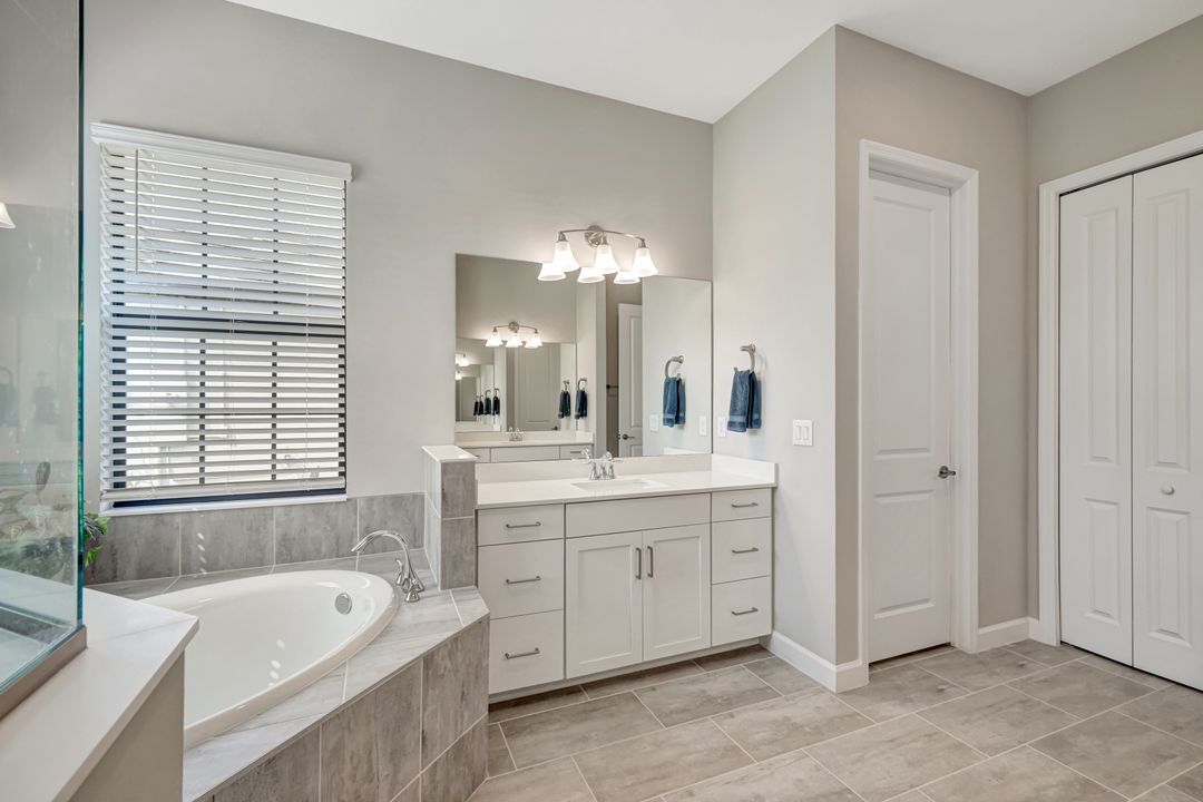 11693 Canopy Loop, Fort Myers, FL 33913