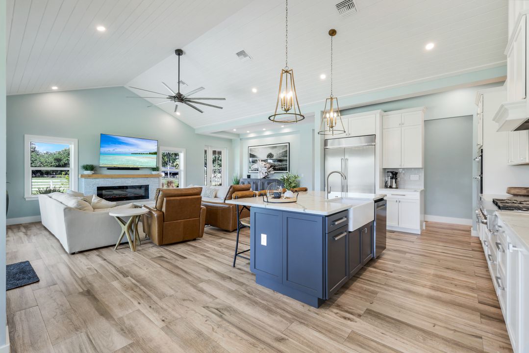 19080 Parkinson Rd, Alva, FL 33920