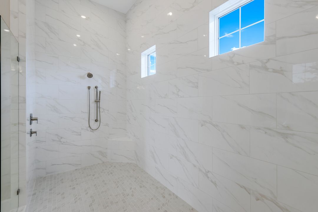 15460 Turin Dr, Naples, FL 34114