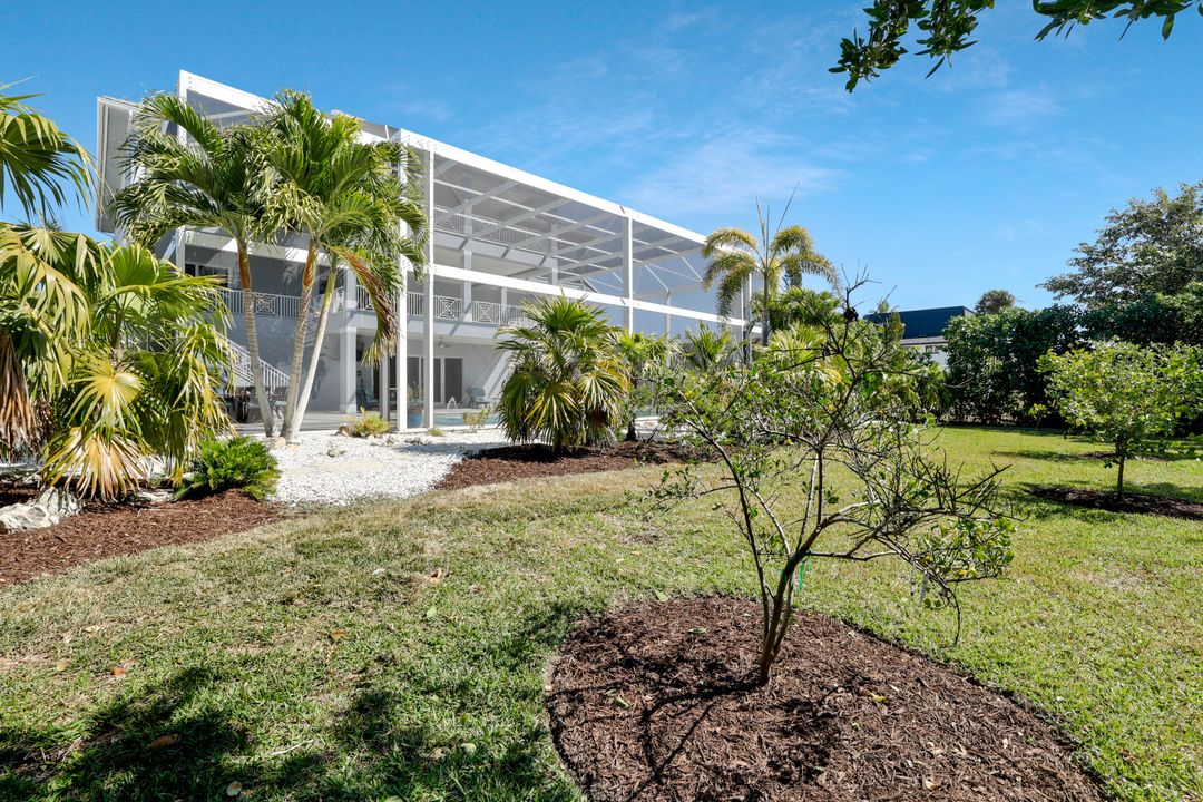 564 Spinnaker Dr, Marco Island, FL 34145