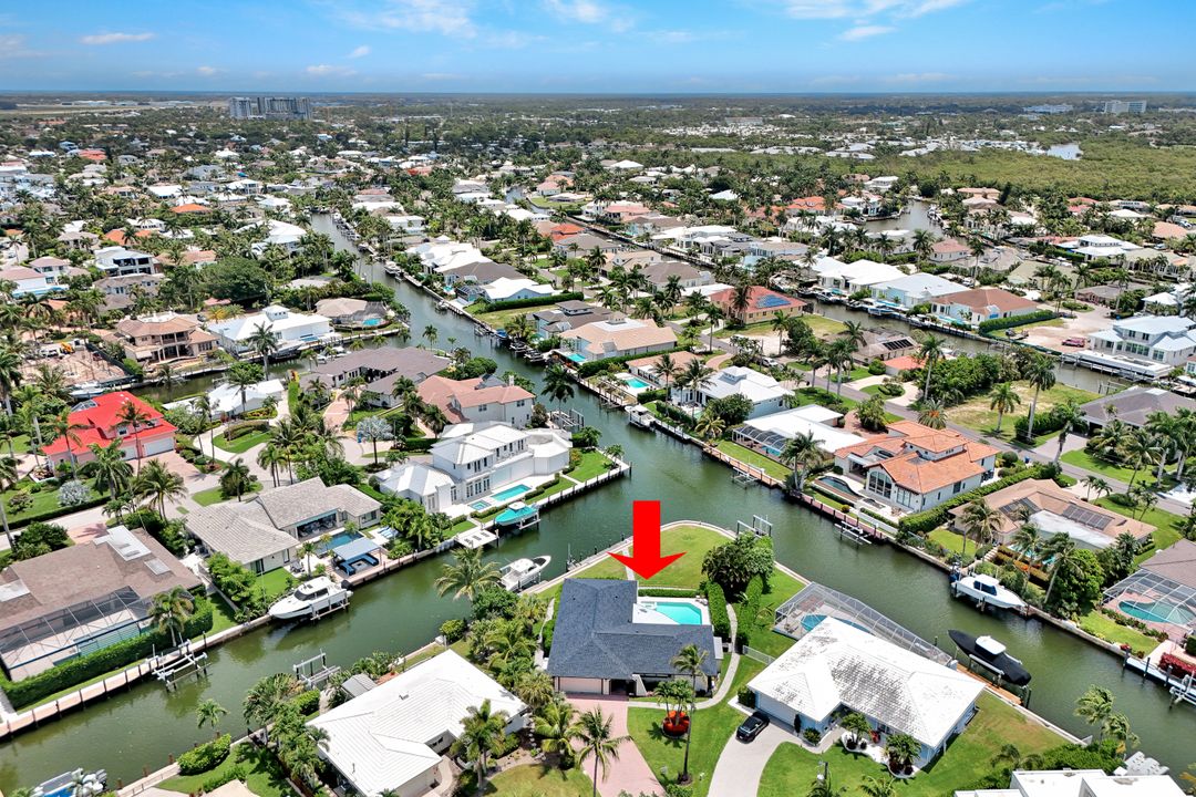 2140 Shad Ct, Naples, FL 34102