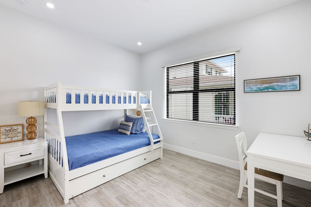 27 2nd St, Bonita Springs, FL 34134