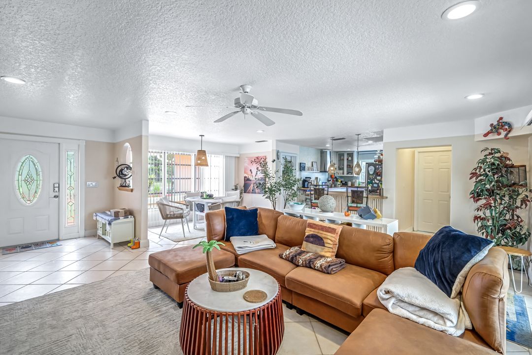 5333 Cocoa Ct, Cape Coral, FL 33904