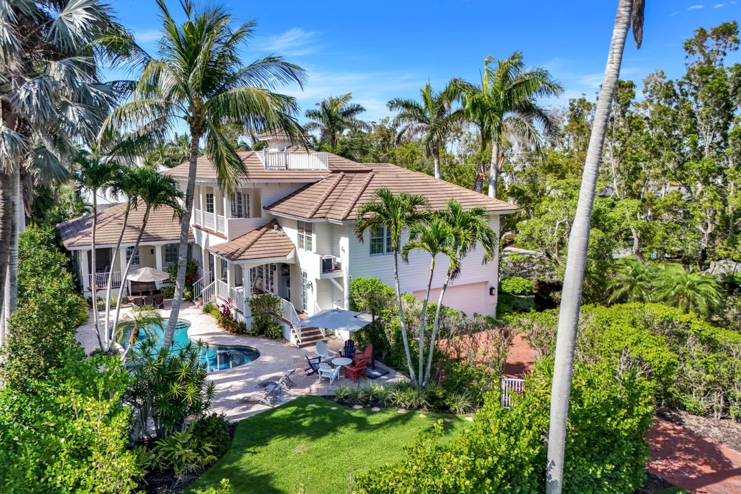 1550 Gordon Dr, Naples, FL 34102