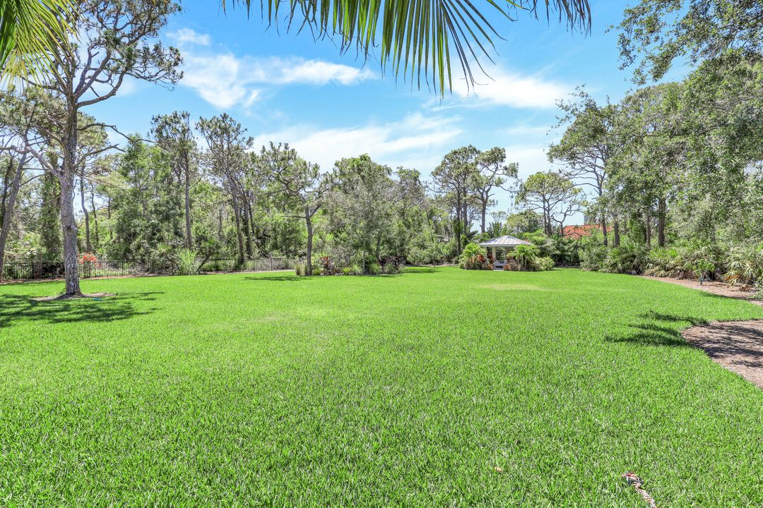 125 Caribbean Rd, Naples, FL 34108