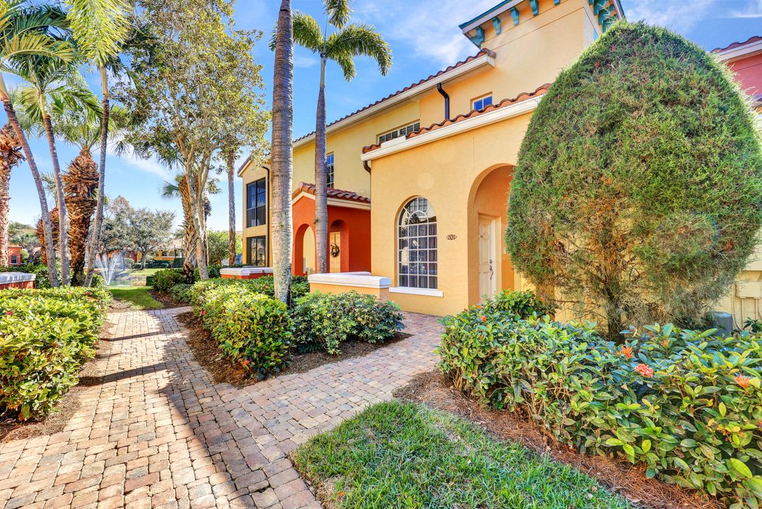 8517 Via Garibaldi Cir #201, Estero, FL 33928