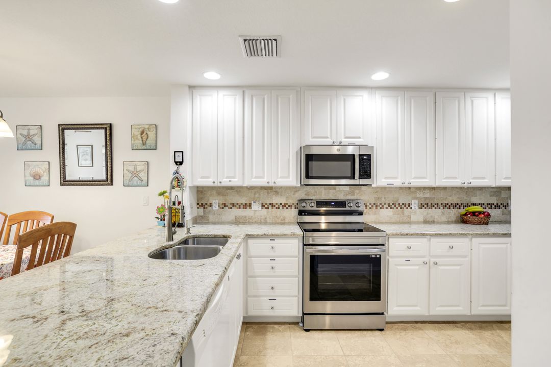 8365 Rimini Way, Naples, FL 34114