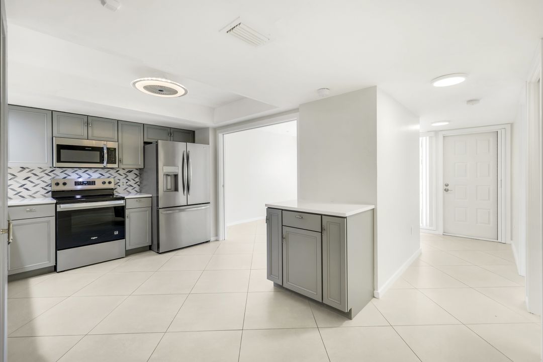 16460 Timberlakes Dr #103, Fort Myers, FL 33908