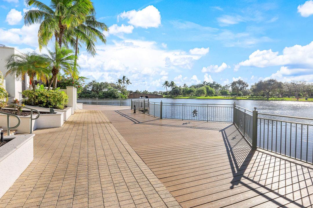 3165 Aviamar Cir #202, Naples, FL 34114