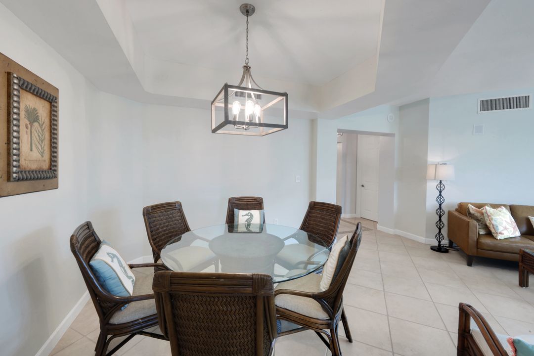 300 Dunes Blvd #203, Naples, FL 34110
