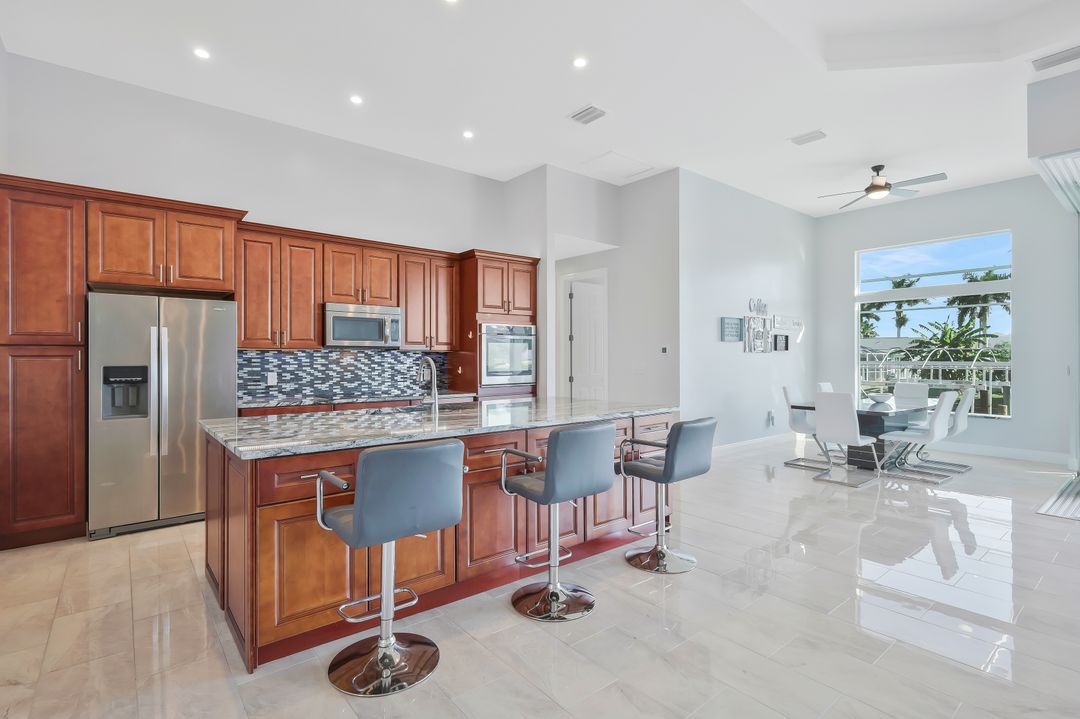 4909 Seville Ct, Cape Coral, FL 33904