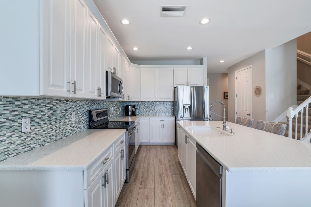 2648 Bellingham Ct, Cape Coral, FL 33991