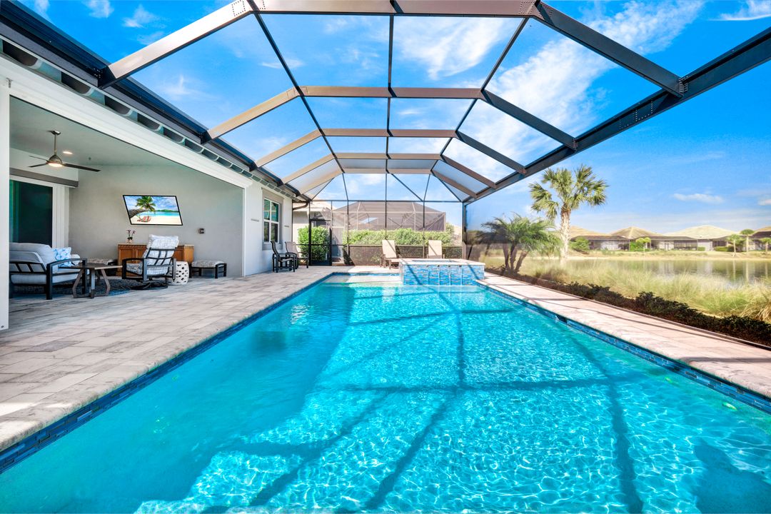 6161 Megans Bay Dr, Naples, FL 34112