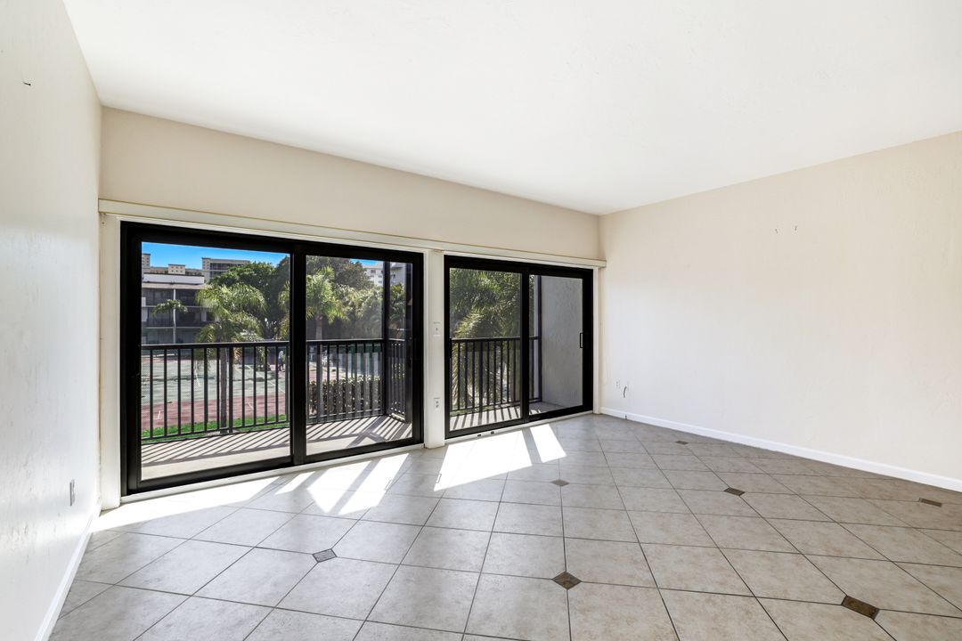 1100 Swallow Ave, Marco Island, FL 34145