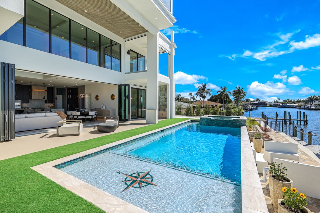 5384 Colonade Ct, Cape Coral, FL 33904