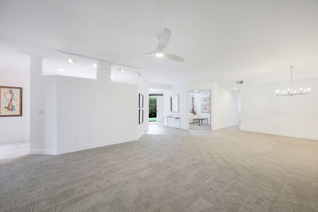 515 Laguna Royale Blvd  #102, Naples, FL 34119