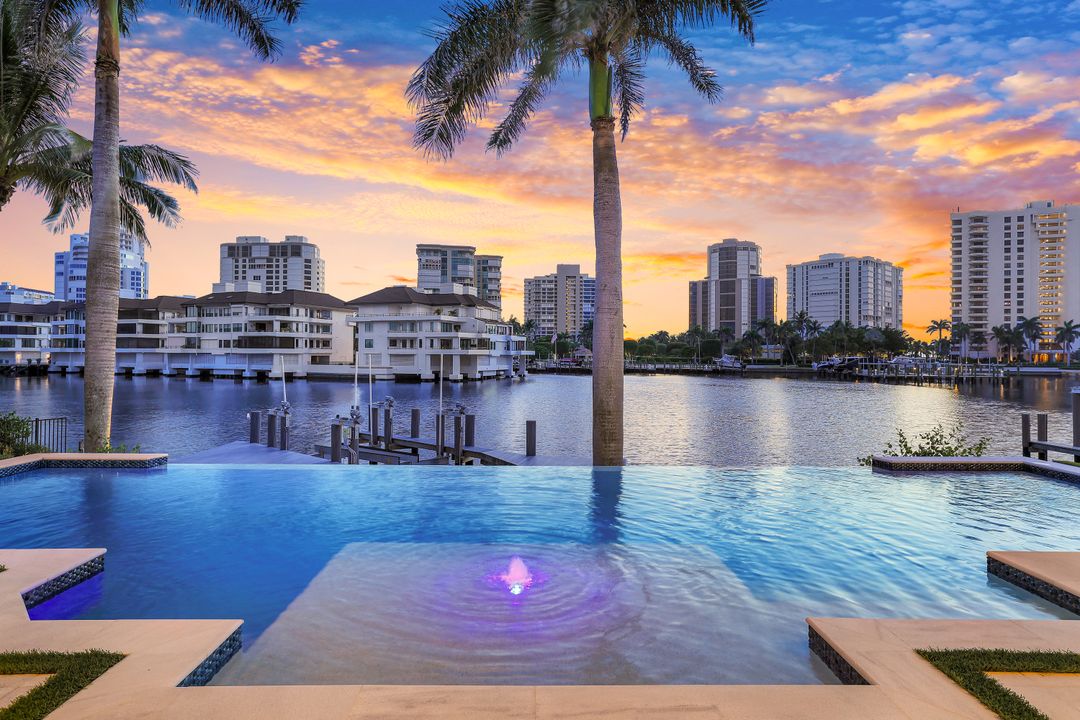 309 Neapolitan Way, Naples, FL 34103