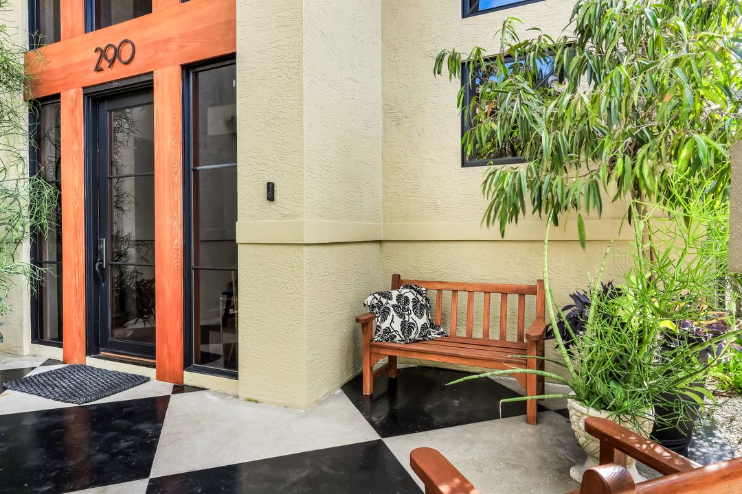 290 Channel Dr, Naples, FL 34108