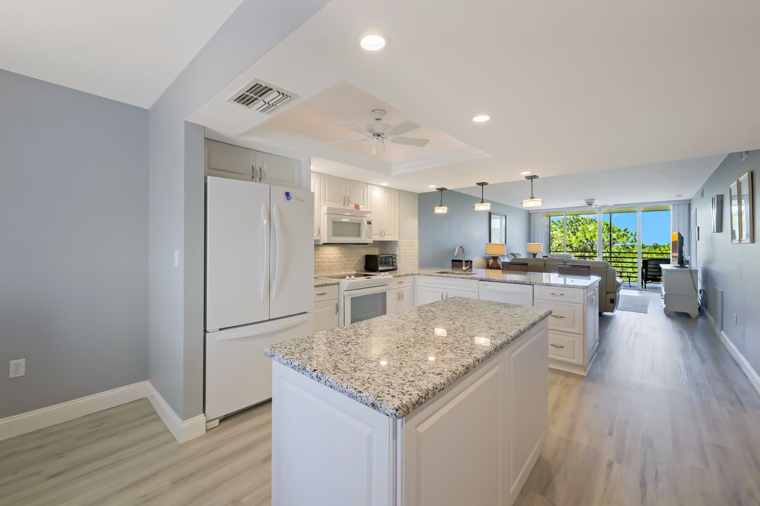 15161 Cedarwood Ln #503, Naples, FL 34110