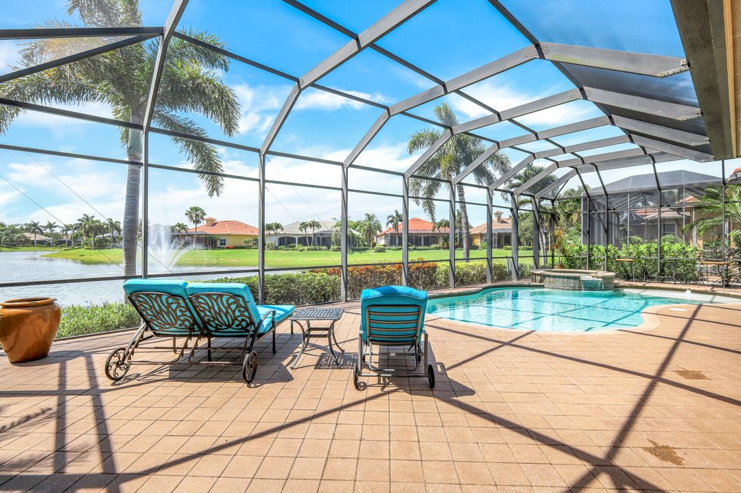 5742 Hammock Isles Dr, Naples, FL 34119