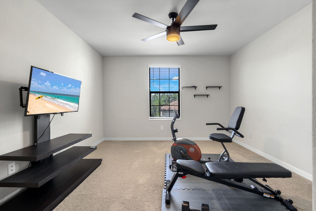 4264 Raffia Palm Cir, Naples, FL 34119