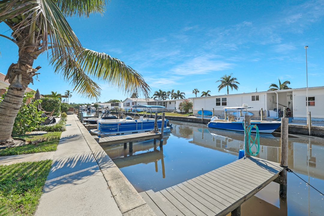2710 Arbutus St, Naples, FL 34112